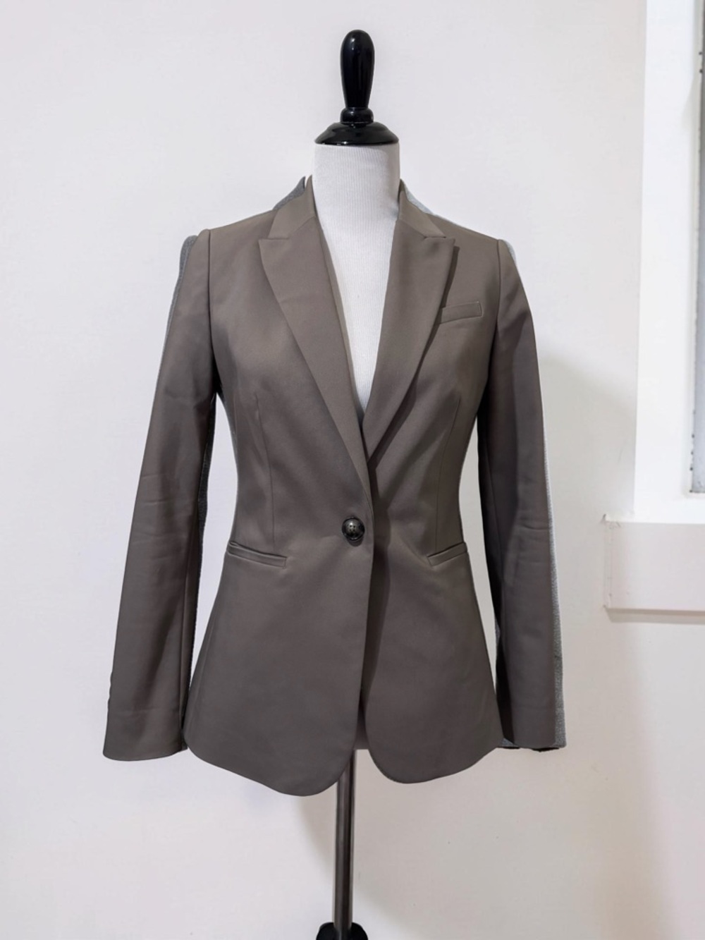 RW&CO Taupe Tailored Blazer Size 4 Stretch Lined Career Jacket
